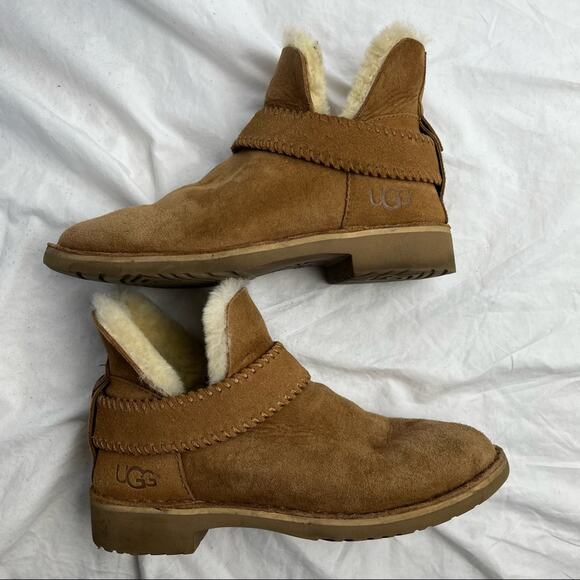 UGG McKay Classic Ankle Bootie in Chestnut Size 5 - Picture 3 of 9